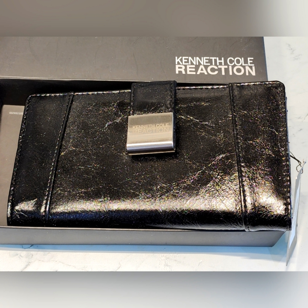 Kenneth Cole Black Envelope Wallet with Snap Closure NWT and Box